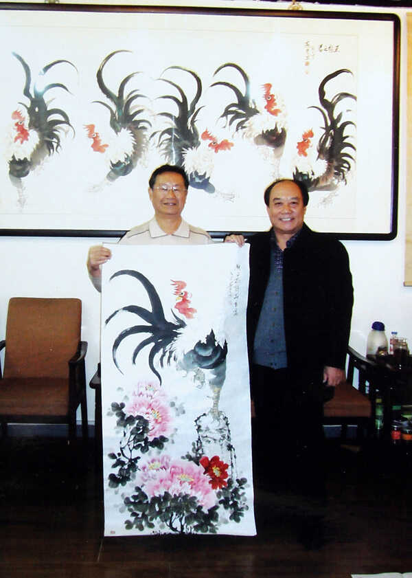 白燕君与河北省军区司令员宪福成拍摄于白燕君工作室